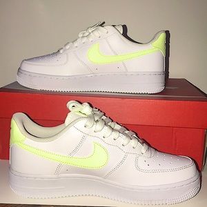 Nike Air Force 1 '07 touch of color sneakers
